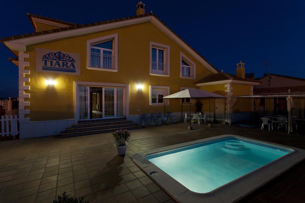 Villa Tiara Vacaciones Nava de la Asuncion Exterior foto